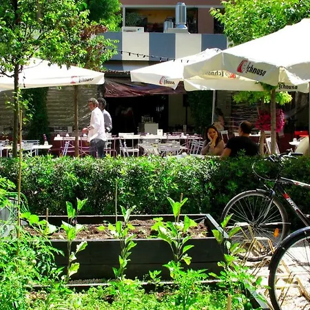 Moderno 2 4 Posti Free Wifi